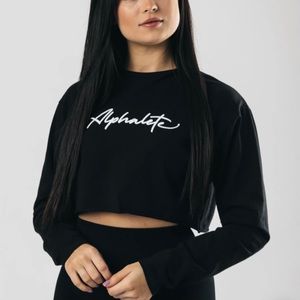 ✨ Alphalete Long Sleeve Crop in Black ✨
